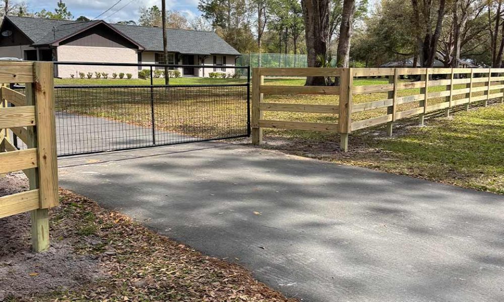 Wood Farm Fence & Metal Gate 3